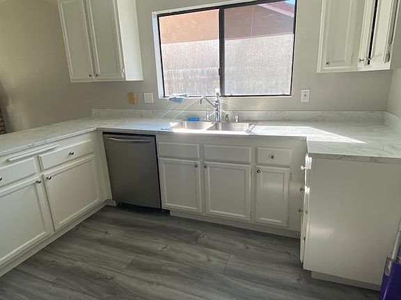 5th image of 39688 Firethorn Ct