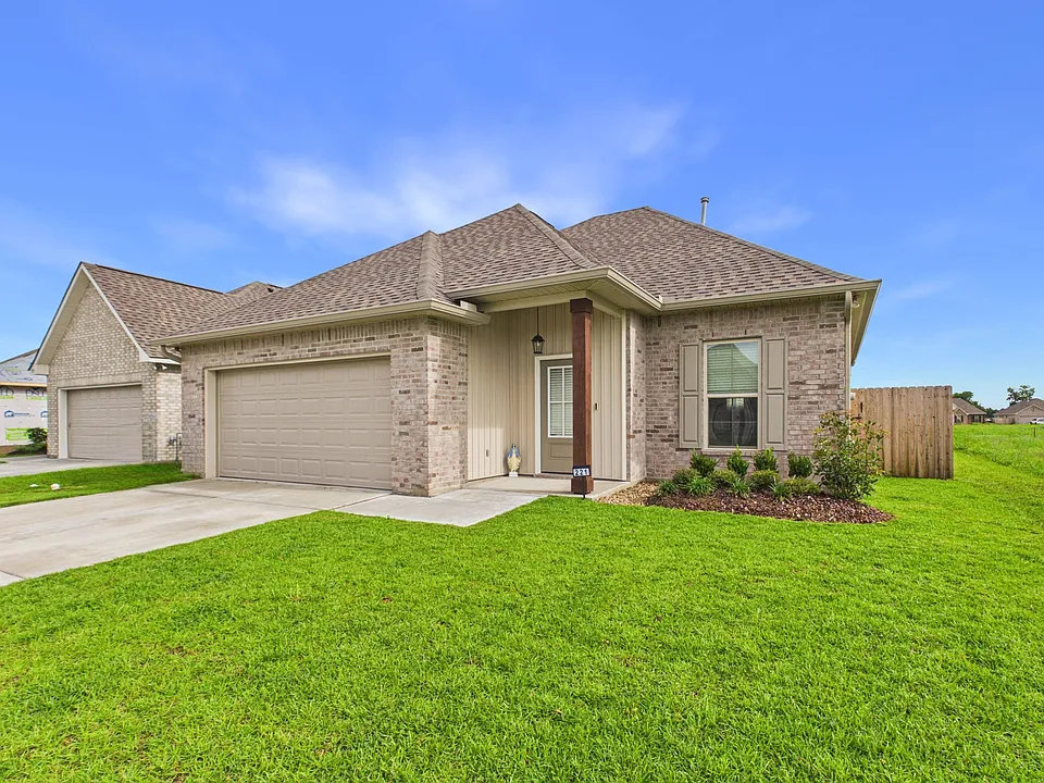 221 Tatum Ln