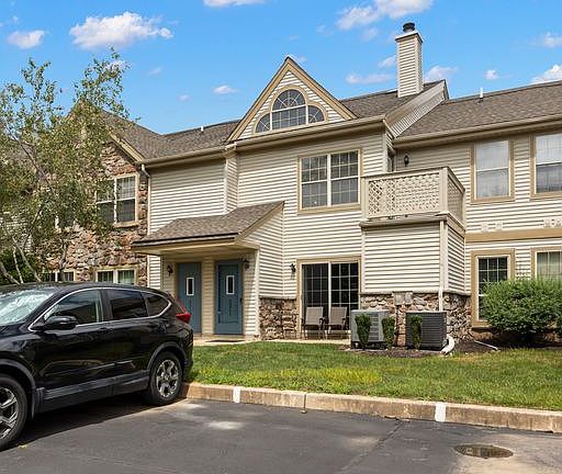 Street View of Balcony