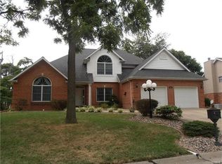 632 Springwood Dr, Belleville, IL