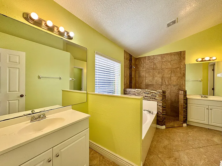 641 Samantha Ln — Photo 19