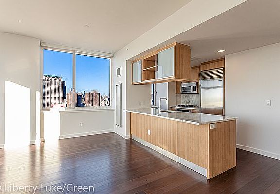 3rd image of 200 E End Ave #32B