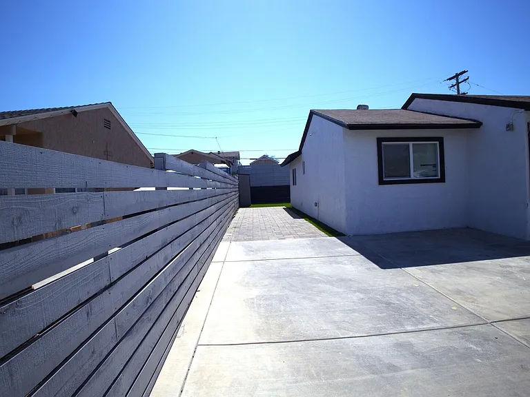 Sunnyside Ave — Photo 52