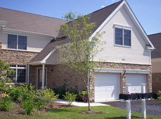 950 E Homestead Ln, Easton, PA 18042