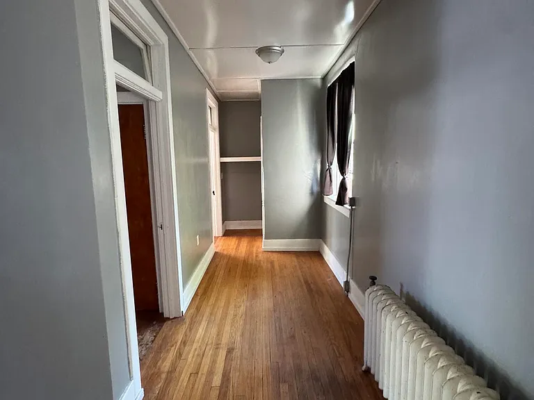 306 W 2nd St — Photo 5
