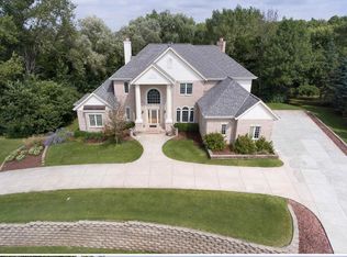 N51W19090 Crestview Ter, Menomonee Falls, WI 53051