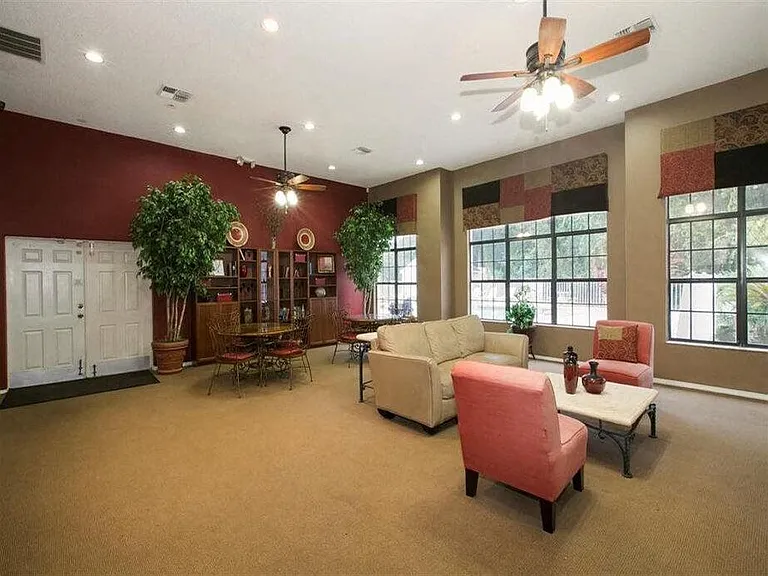 Castle Woods Apartments — Photo 10