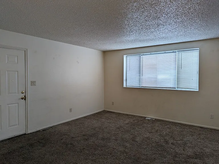 247 N 200 E #1 — Photo 5