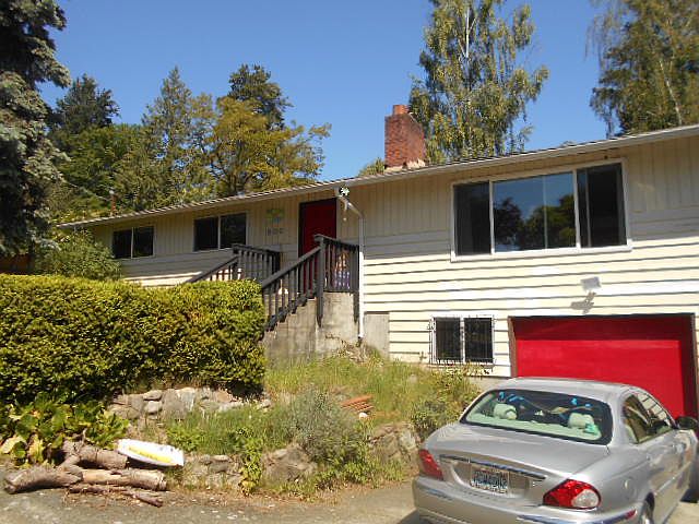 1st image of 800 N 122nd St