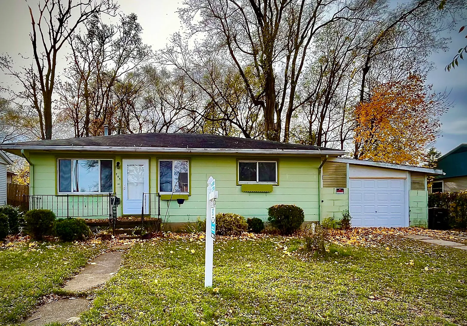 204 E Watson St photo 1