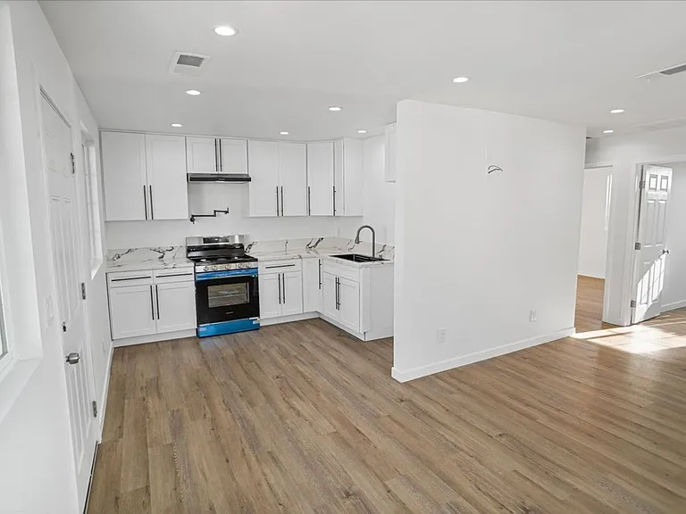 12118 Clora Pl — Photo 4