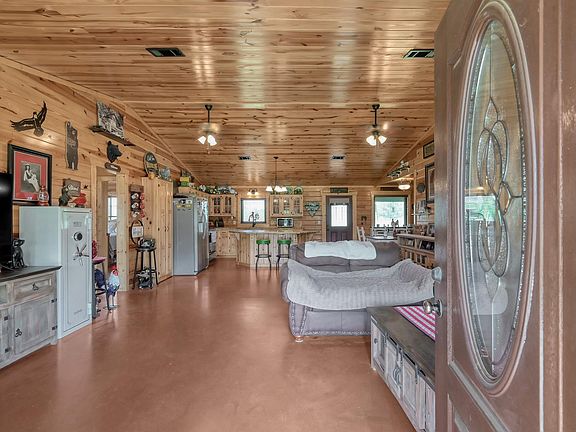 4th image of 130 Raleigh Cir