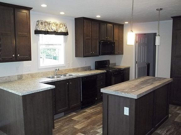 3rd image of 24037 Chippewa Dr #2VY3MT