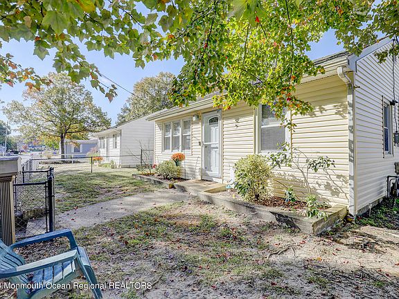 4th image of 536 Bradley Boulevard