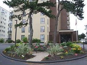 2nd image of 205 E Grand Ave APT 2A