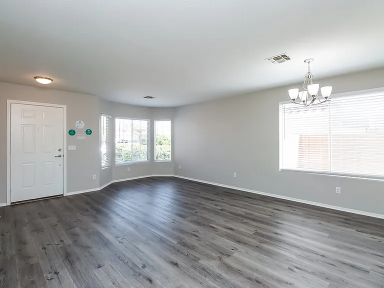 8213 W Papago St — Photo 5