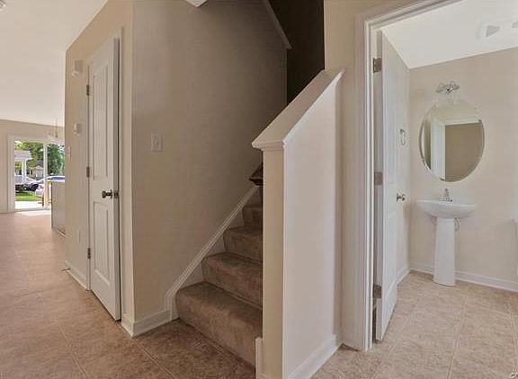 3rd image of 2832 Elkridge Cir Unit 9