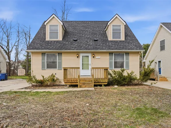 3136 Cherrytree Ln, Ann Arbor, MI 48108