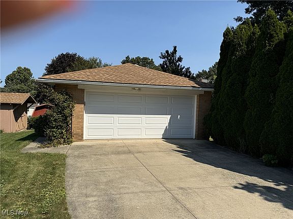 4th image of 299 E Lake Ave