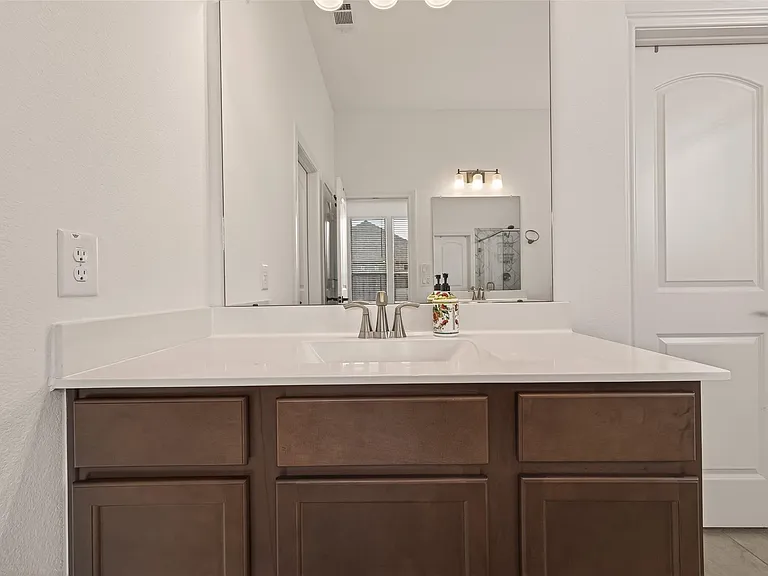 7319 Woodlark Ridge Dr — Photo 39