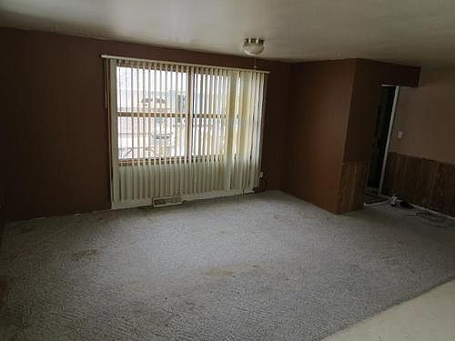 3rd image of 131 11th Ave