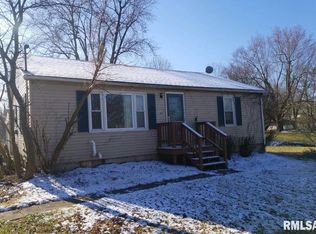 205 W Collins St, Goreville, IL 62939