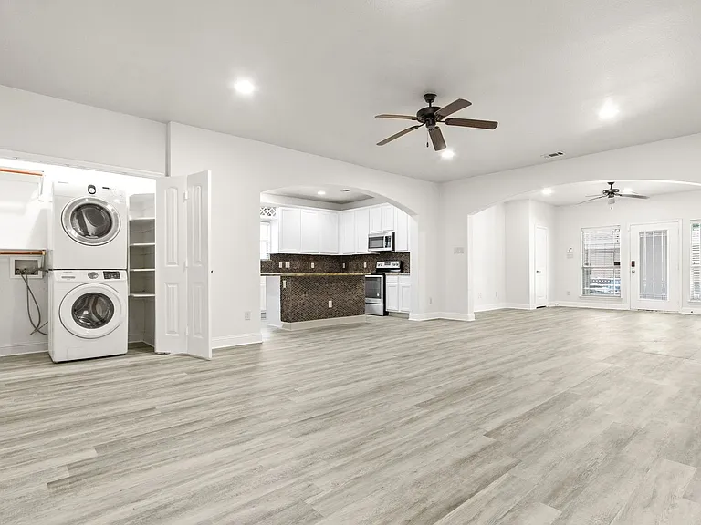 3138 Rogers Ave — Photo 13