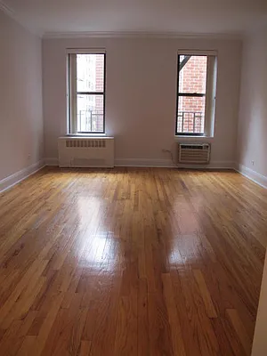 Rented by Metropolis Real Estate of Manhattan | media 12