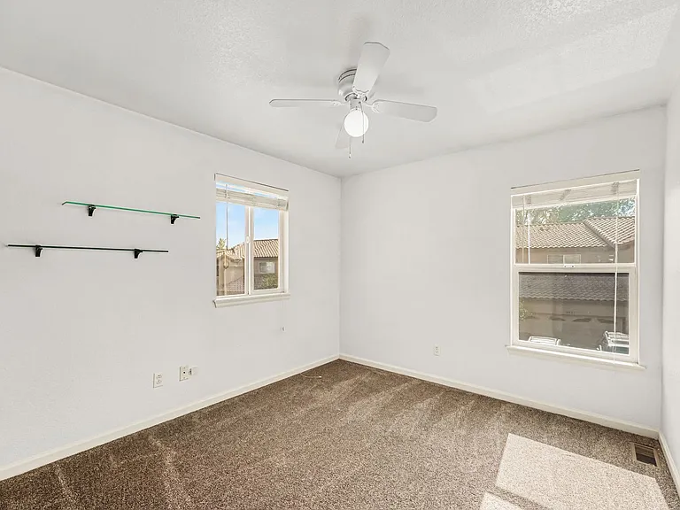 4452 S Auckland Ct — Photo 20