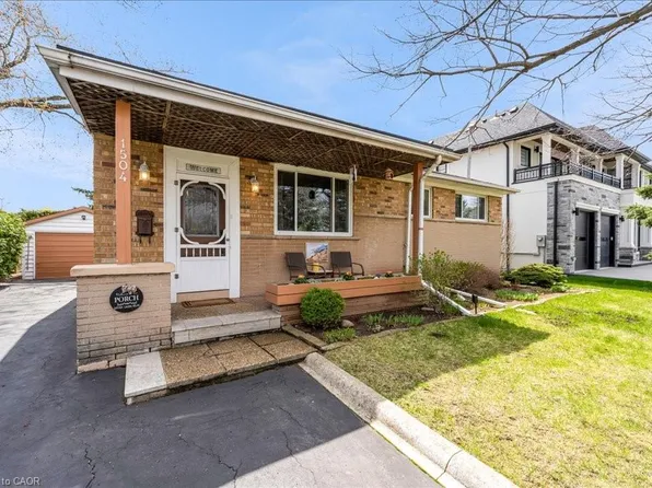 1504 Bridge Rd, Oakville, ON L6L 2E3