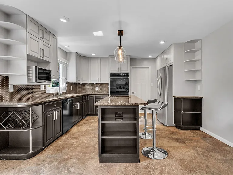 3015 High Pointe Ct — Photo 9