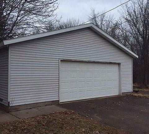 3rd image of 222 Stuntz Ave