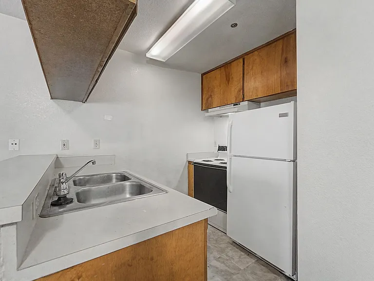 Melton Drive Apartments — Photo 38