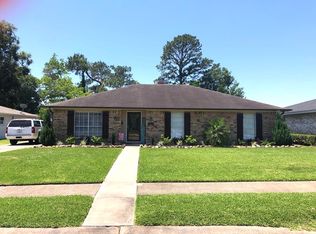 665 Ridgewood Dr, Port Neches, TX 77651