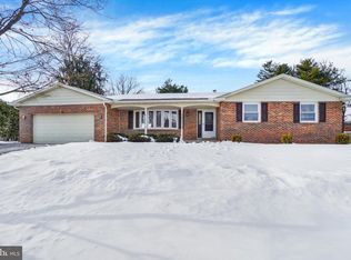 1975 Normandie Dr, York, PA 17408