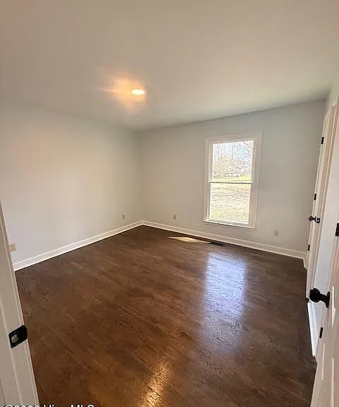309 Country Club Ln — Photo 7