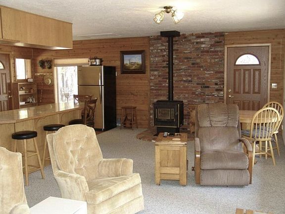 4th image of 52015 Old Wickiup Rd