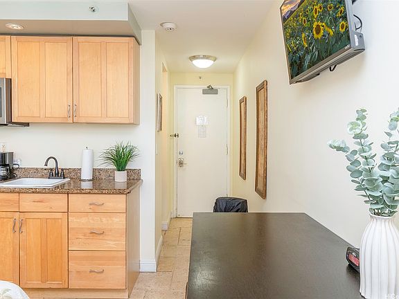 4th image of 134 Kapahulu Ave #501