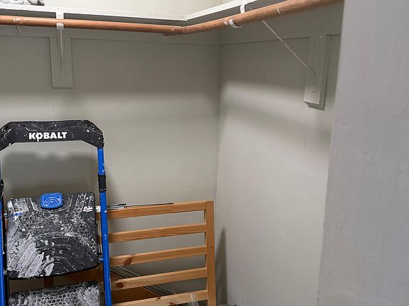 2nd image of 365 NE 125th St APT 303