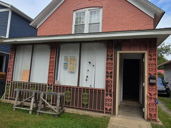 1026 Lillian St, Hobart, IN 46342