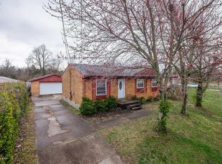 9019 Cinderella Ln, Louisville, KY 40229