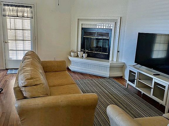4th image of 134 N Escondida Dr