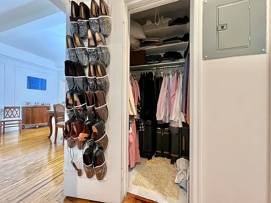 Rented by SERHANT. | media 23