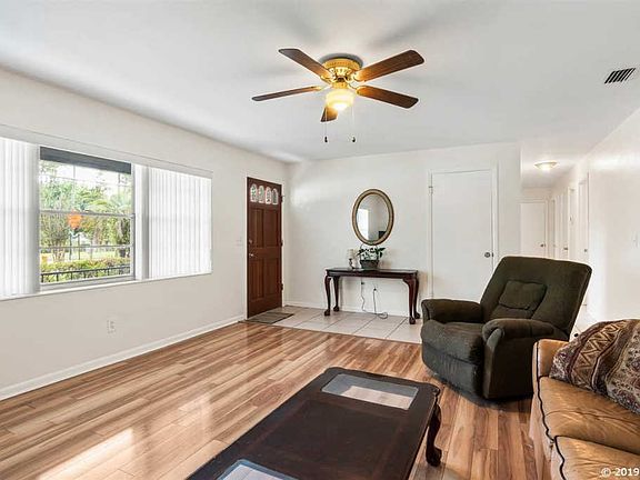 4th image of 4401 NW 32nd Ave