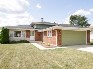 19152 Sherman St, Lansing, IL 60438