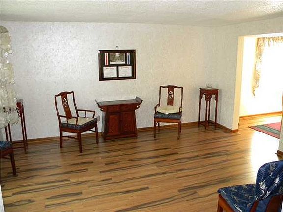 3rd image of 9790 Lynnfield Pl