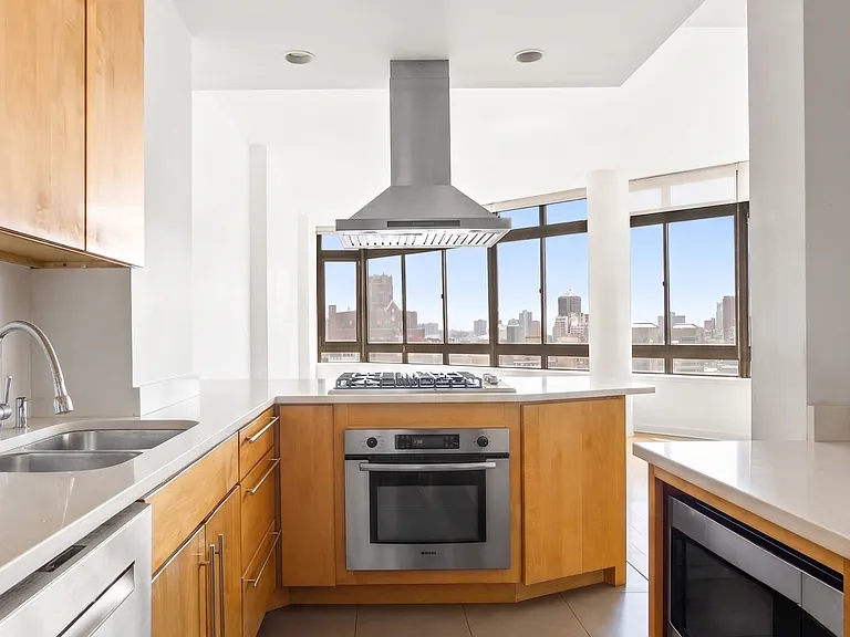 225 W 83rd St #18KL — Photo 3