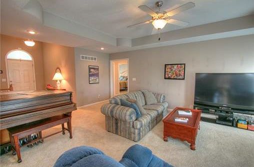 4th image of 15703 Hight Ave