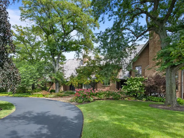 1225 Sir William Ln, Lake Forest, IL 60045