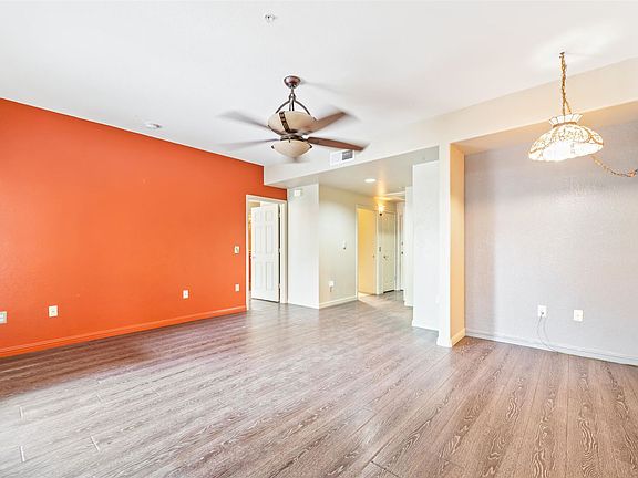 4th image of 7401 W Arrowhead Clubhouse Dr Unit 1066